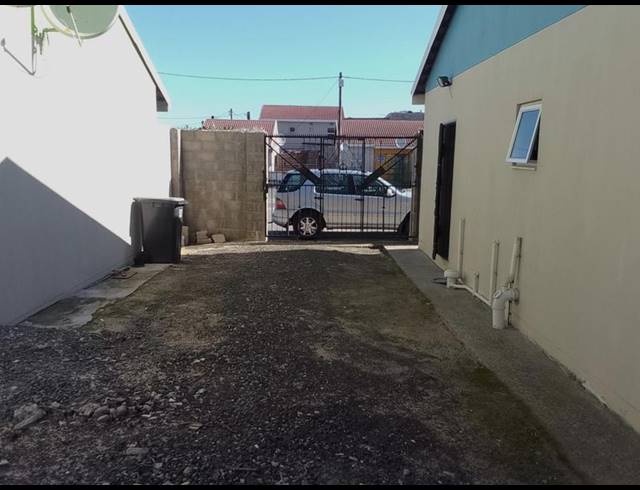 2 BEDROOM HOUSE FOR SALE IN THE HAGUE